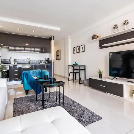 In Vina Del Mar - Playa De Americas * Playa de las Americas (Tenerife)