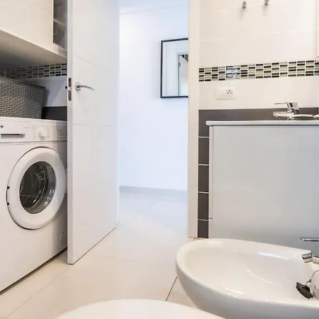 In Vina Del Mar - Playa De Americas *